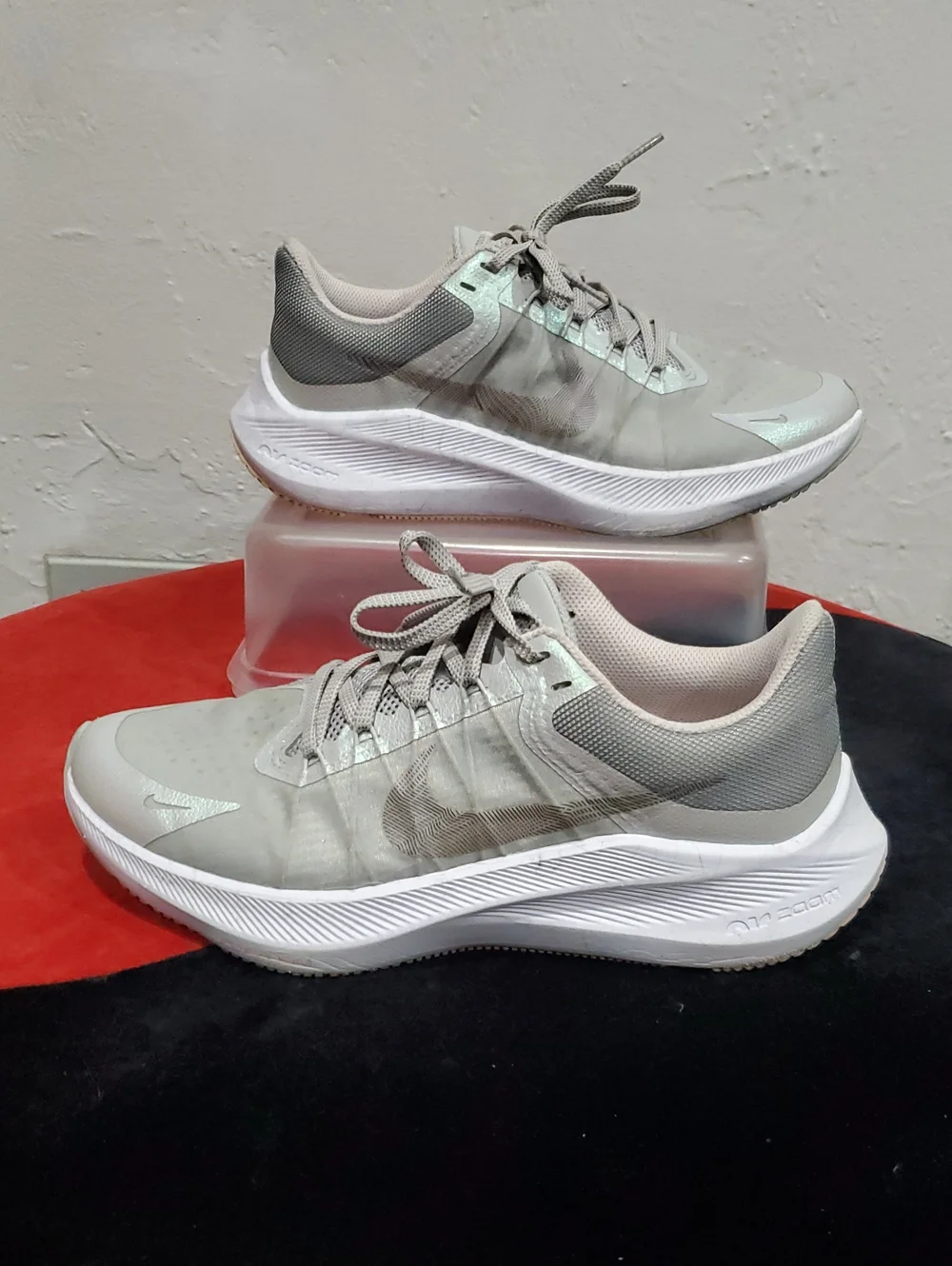 Nike Air Zoom Winflo 8 In Grey Fog Iridescent Size 8